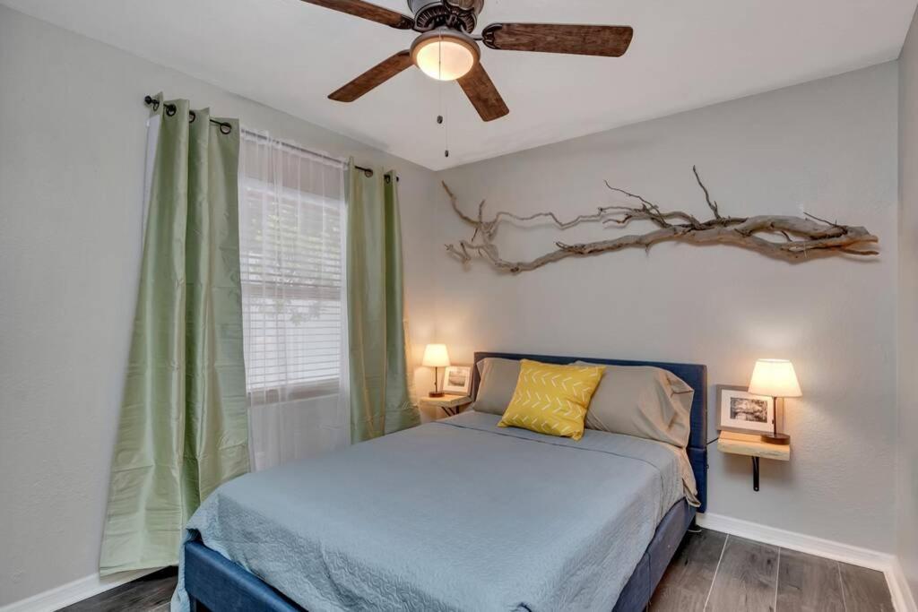 Driftwood Castle Urban Oasis With Firepit Near Convention Center And Amalie Arena, Room For 6 Tampa Dış mekan fotoğraf